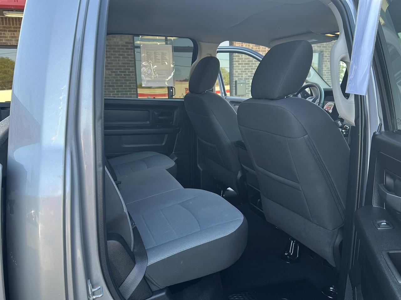 RAM 1500 Classic Tradesman 4x2 Crew Cab 6'4" Box 2022