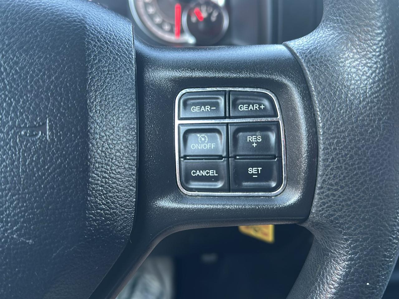 RAM 1500 Classic Tradesman 4x2 Crew Cab 6'4" Box 2022