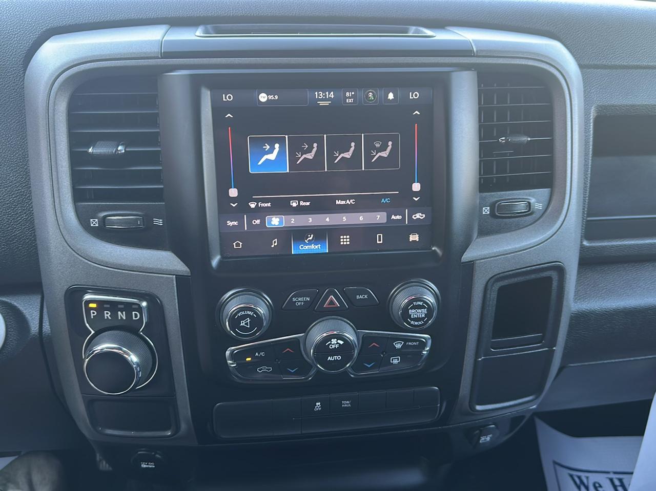 RAM 1500 Classic Tradesman 4x2 Crew Cab 6'4" Box 2022