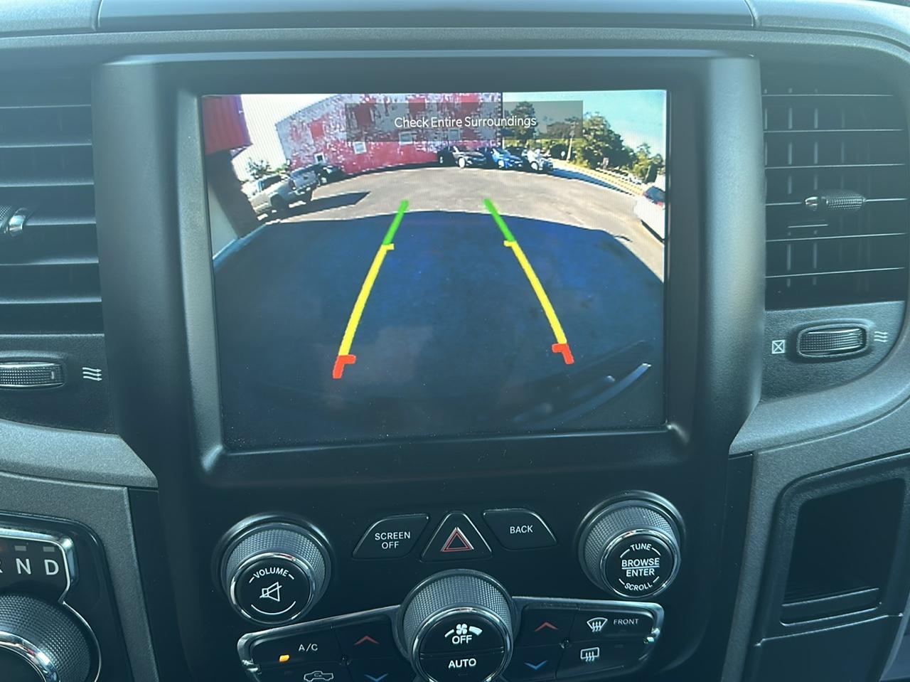 RAM 1500 Classic Tradesman 4x2 Crew Cab 6'4" Box 2022