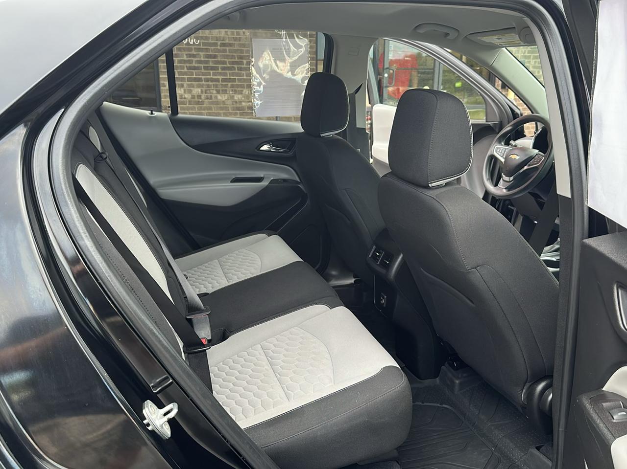 Chevrolet Equinox FWD 4dr LS w/1FL 2021