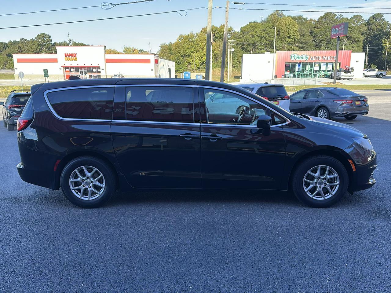 Chrysler Voyager LX FWD 2023
