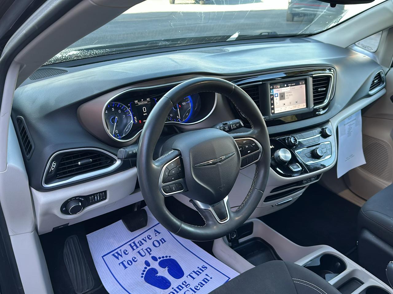 Chrysler Voyager LX FWD 2023