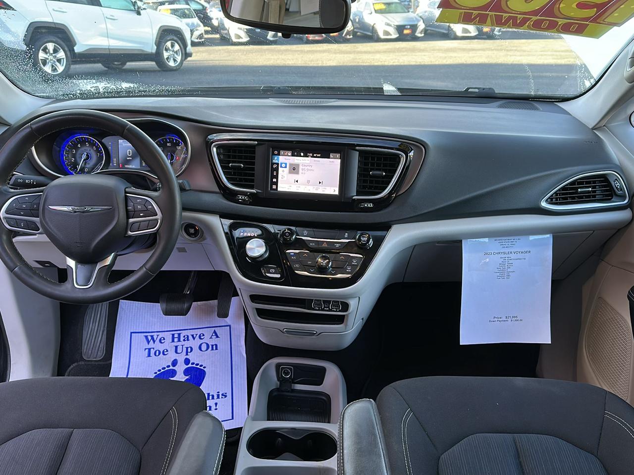 Chrysler Voyager LX FWD 2023