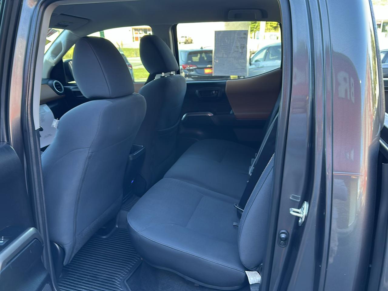 Toyota Tacoma 2WD TRD Off Road Double Cab 5' Bed V6 AT (Natl) 2019