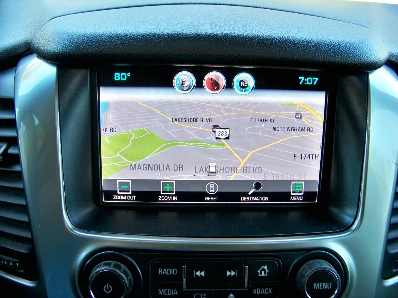 Chevrolet Suburban  2015