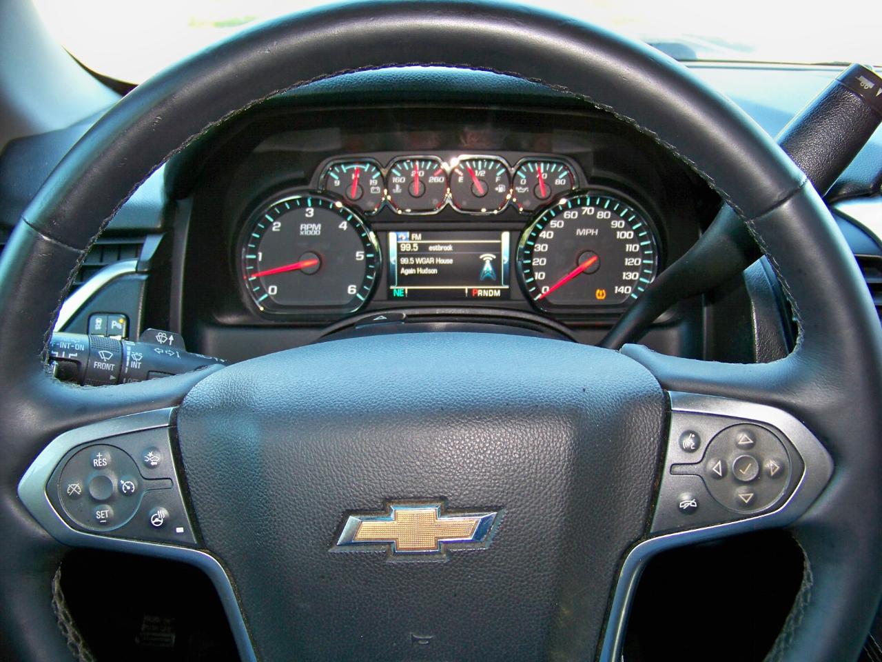 Chevrolet Suburban  2015