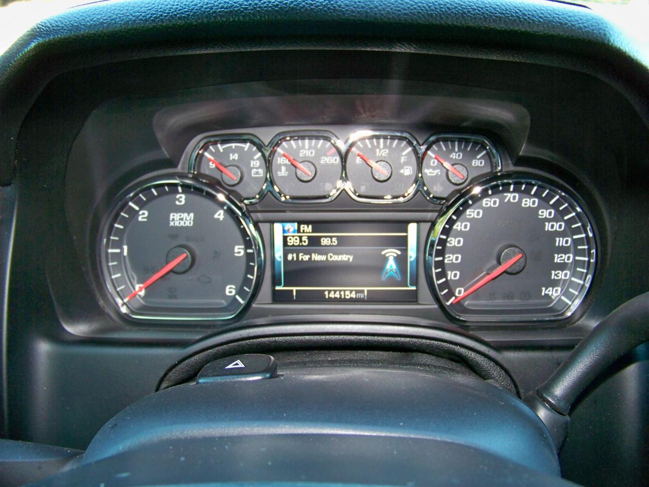 Chevrolet Suburban  2015