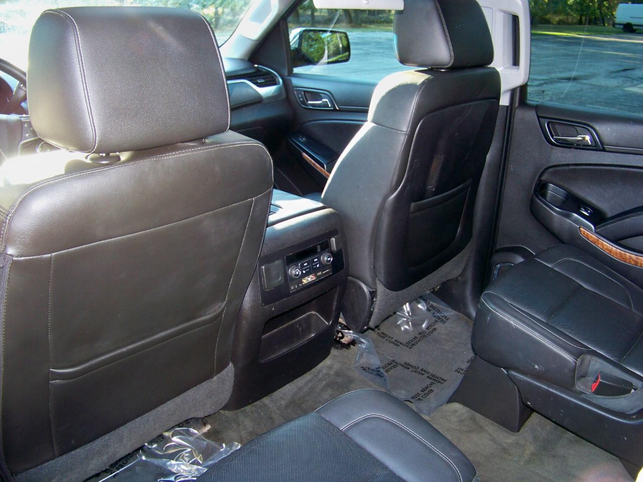 Chevrolet Suburban  2015