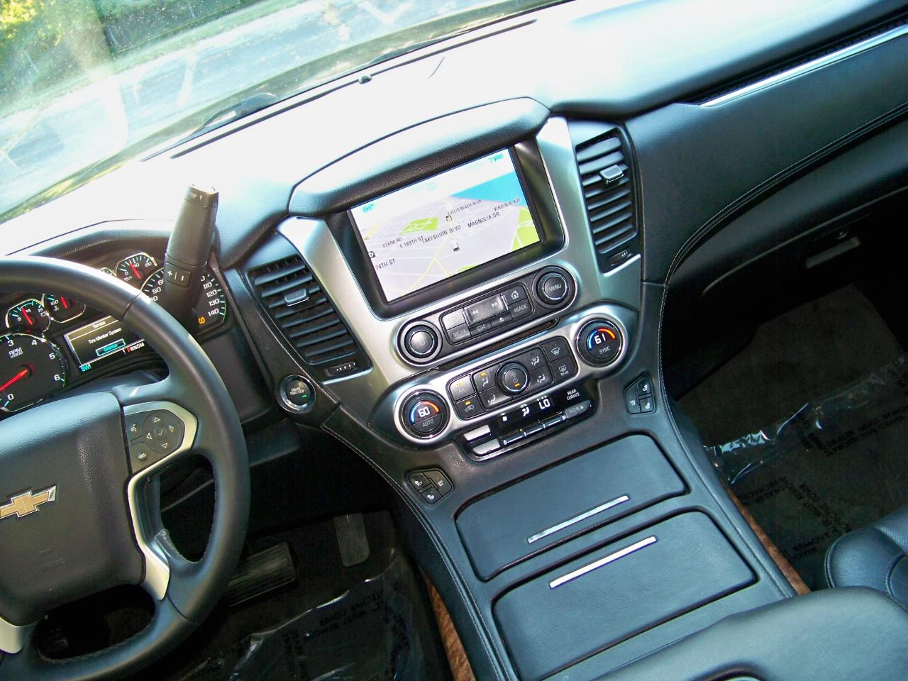 Chevrolet Suburban  2015