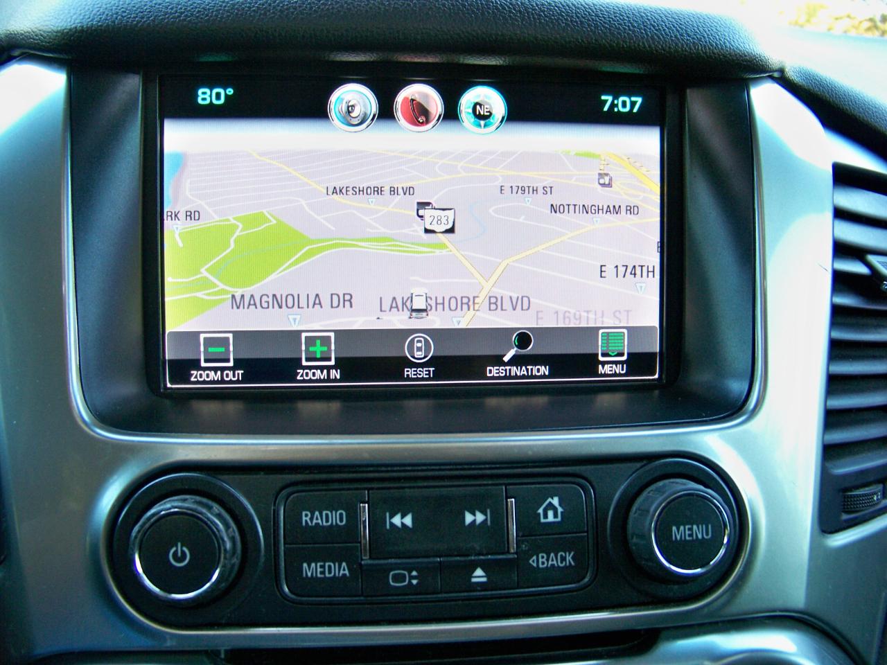 Chevrolet Suburban  2015