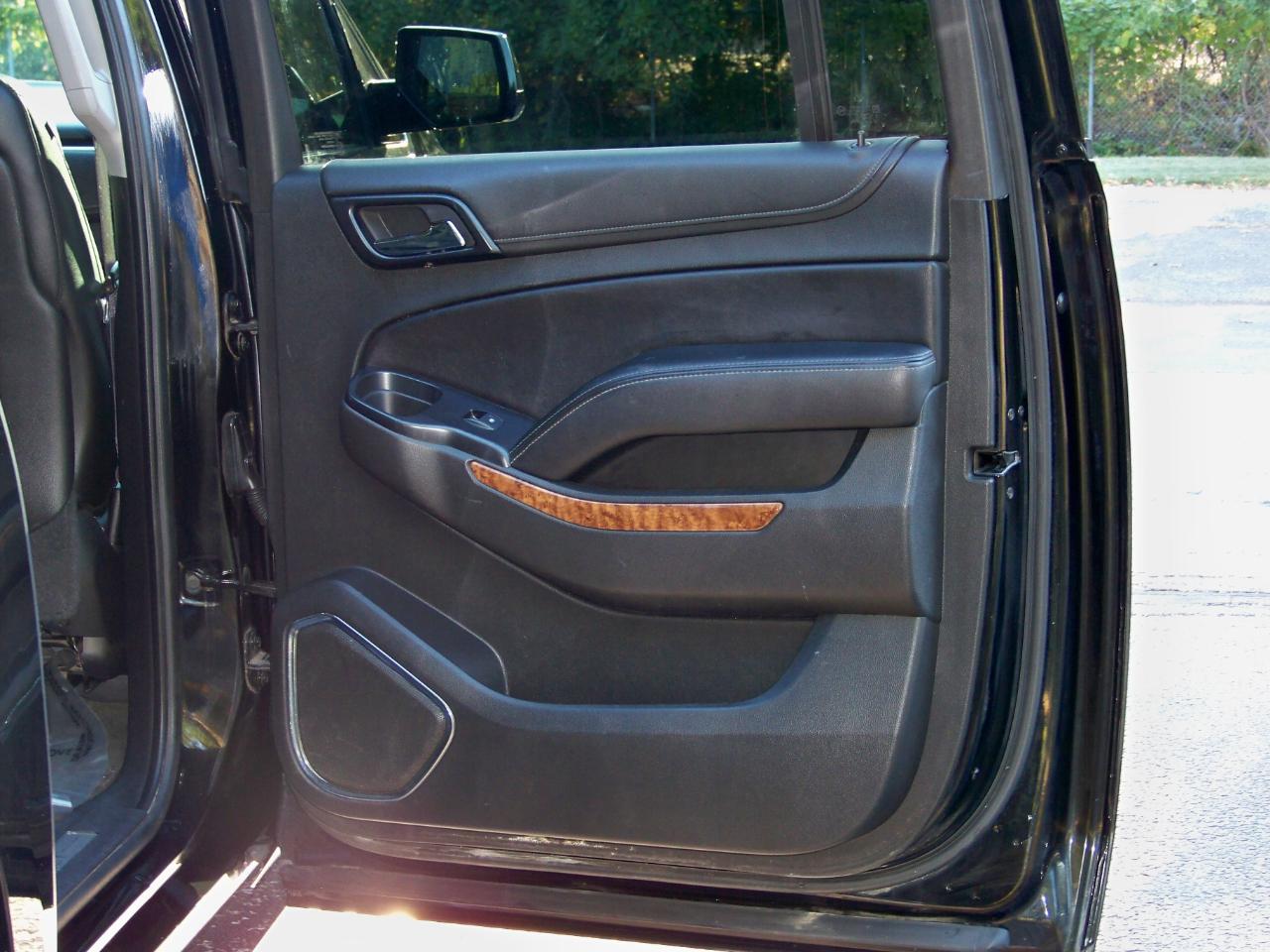 Chevrolet Suburban  2015