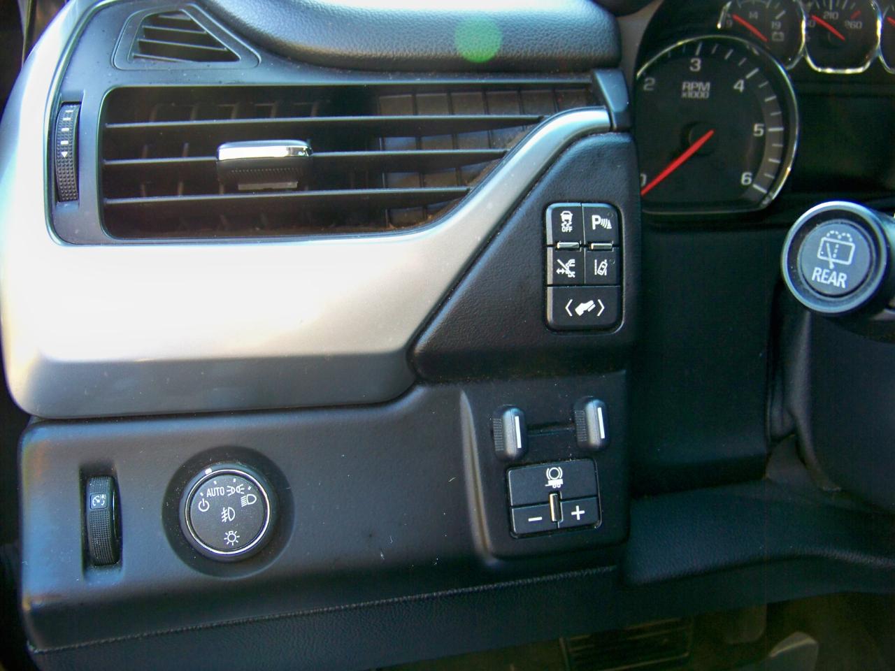 Chevrolet Suburban  2015