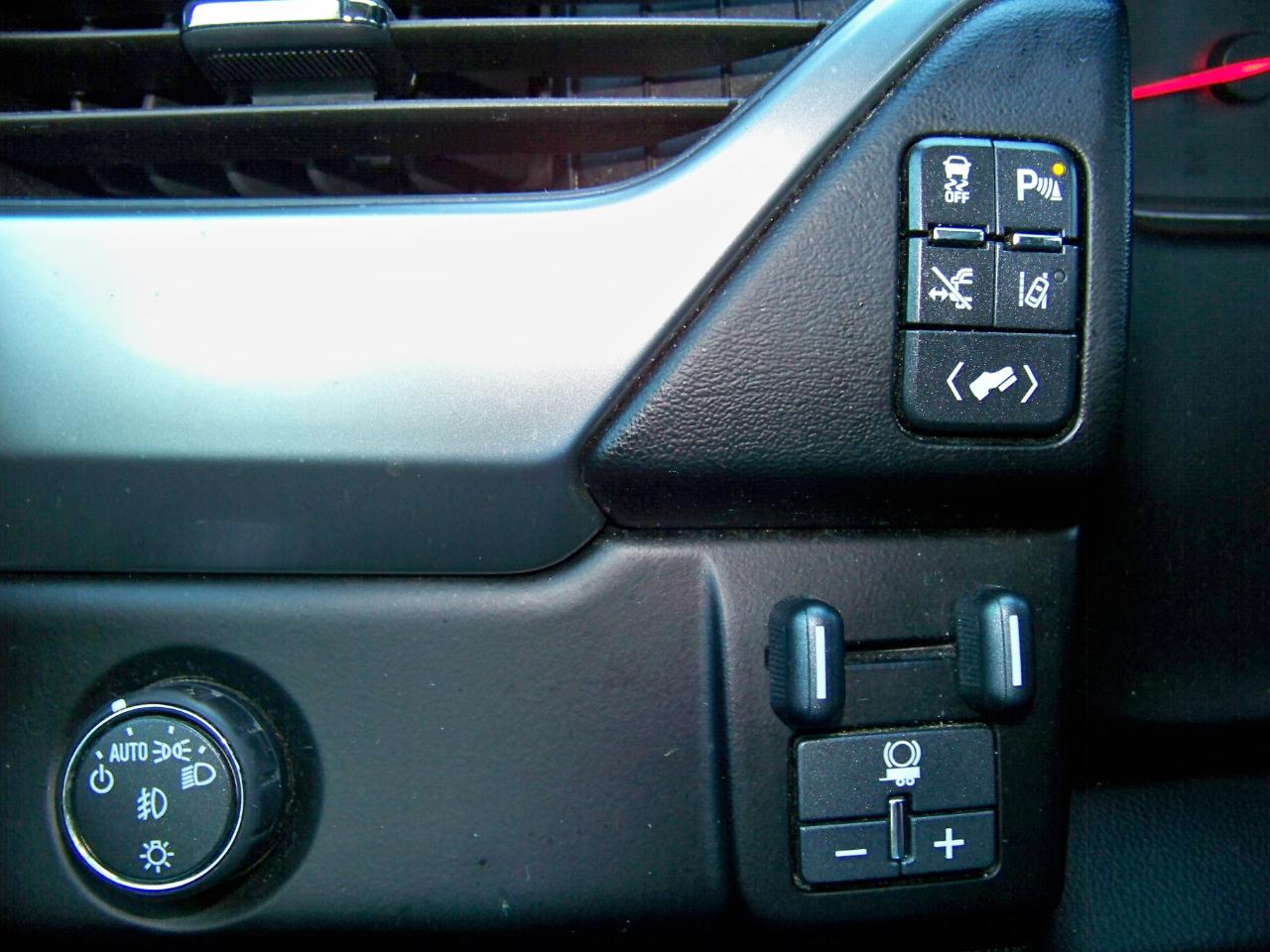 Chevrolet Suburban  2015