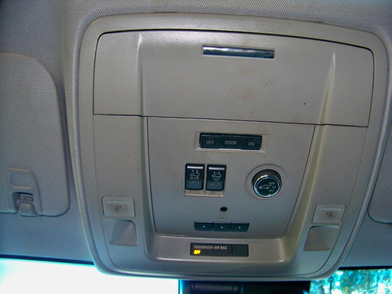 Chevrolet Suburban  2015