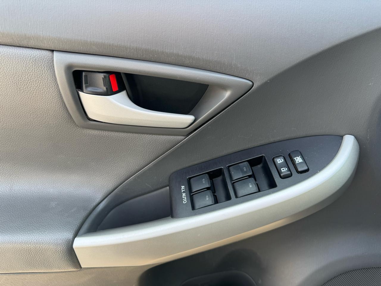 Toyota Prius Prius V 2010