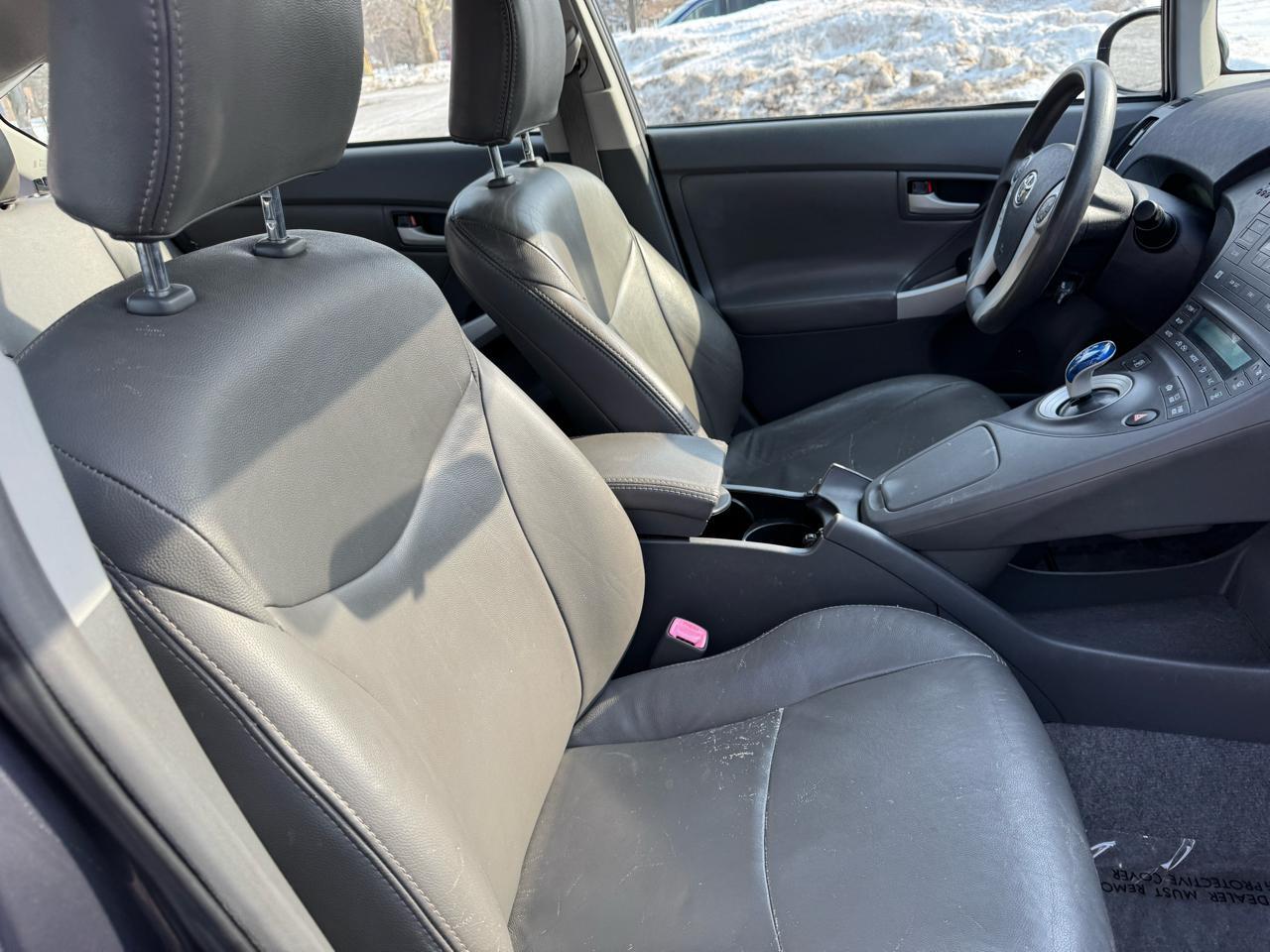 Toyota Prius Prius V 2010