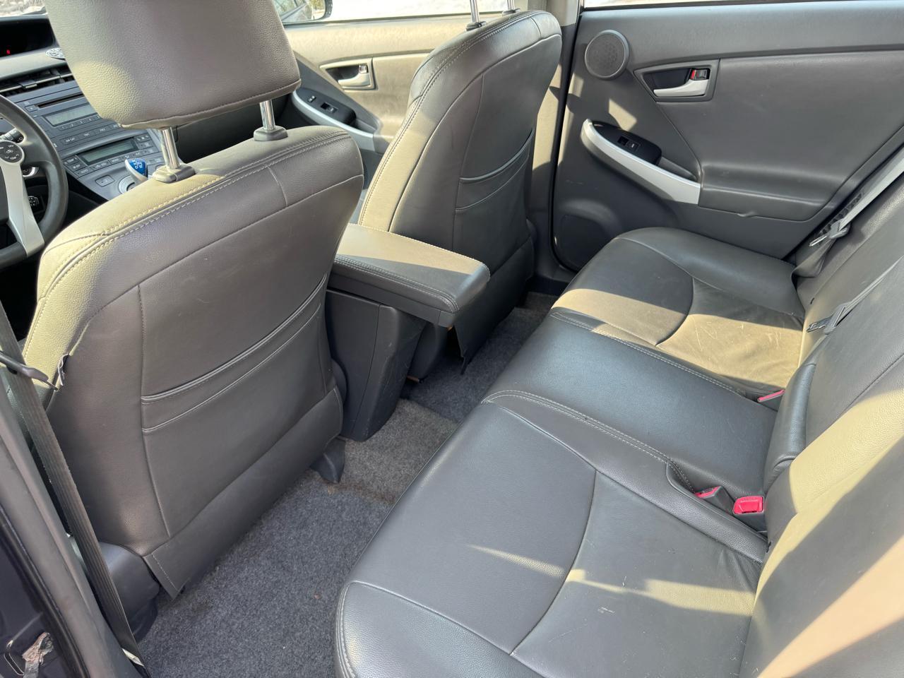 Toyota Prius Prius V 2010