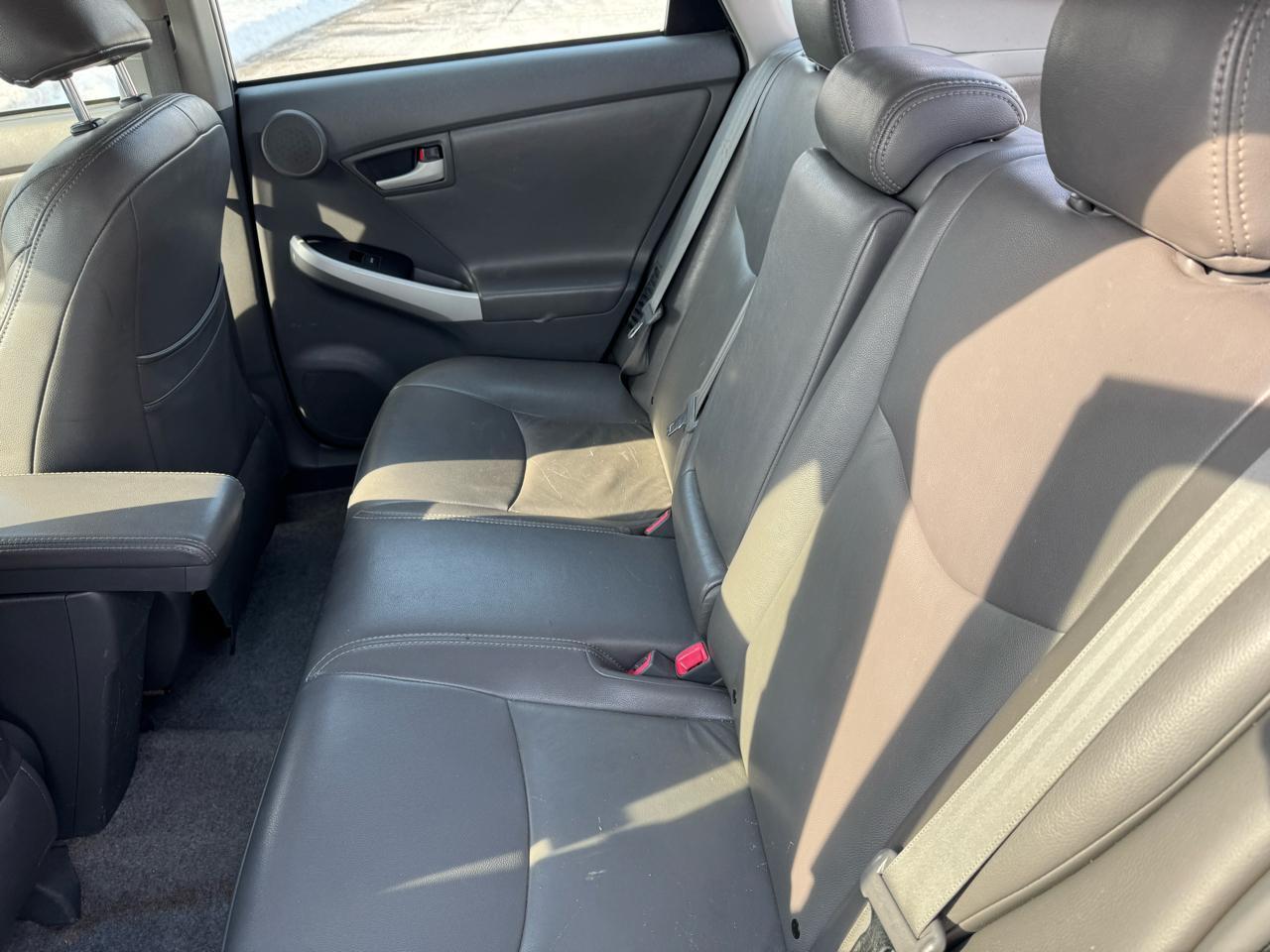 Toyota Prius Prius V 2010