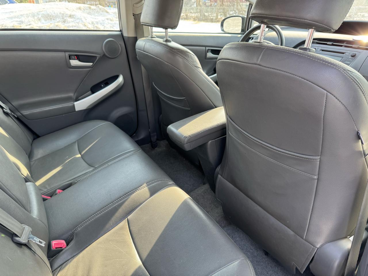 Toyota Prius Prius V 2010