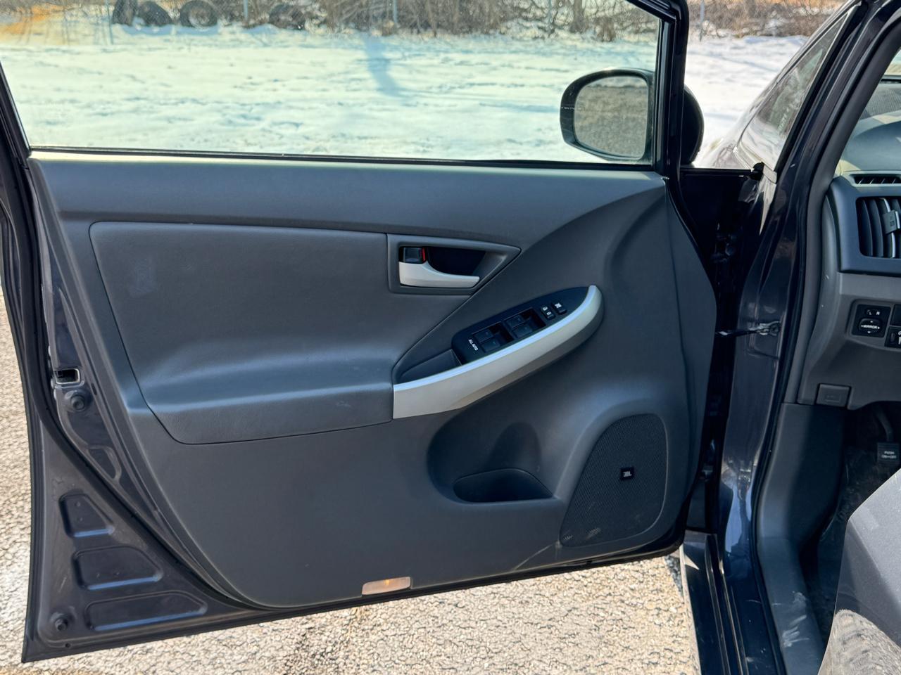 Toyota Prius Prius V 2010