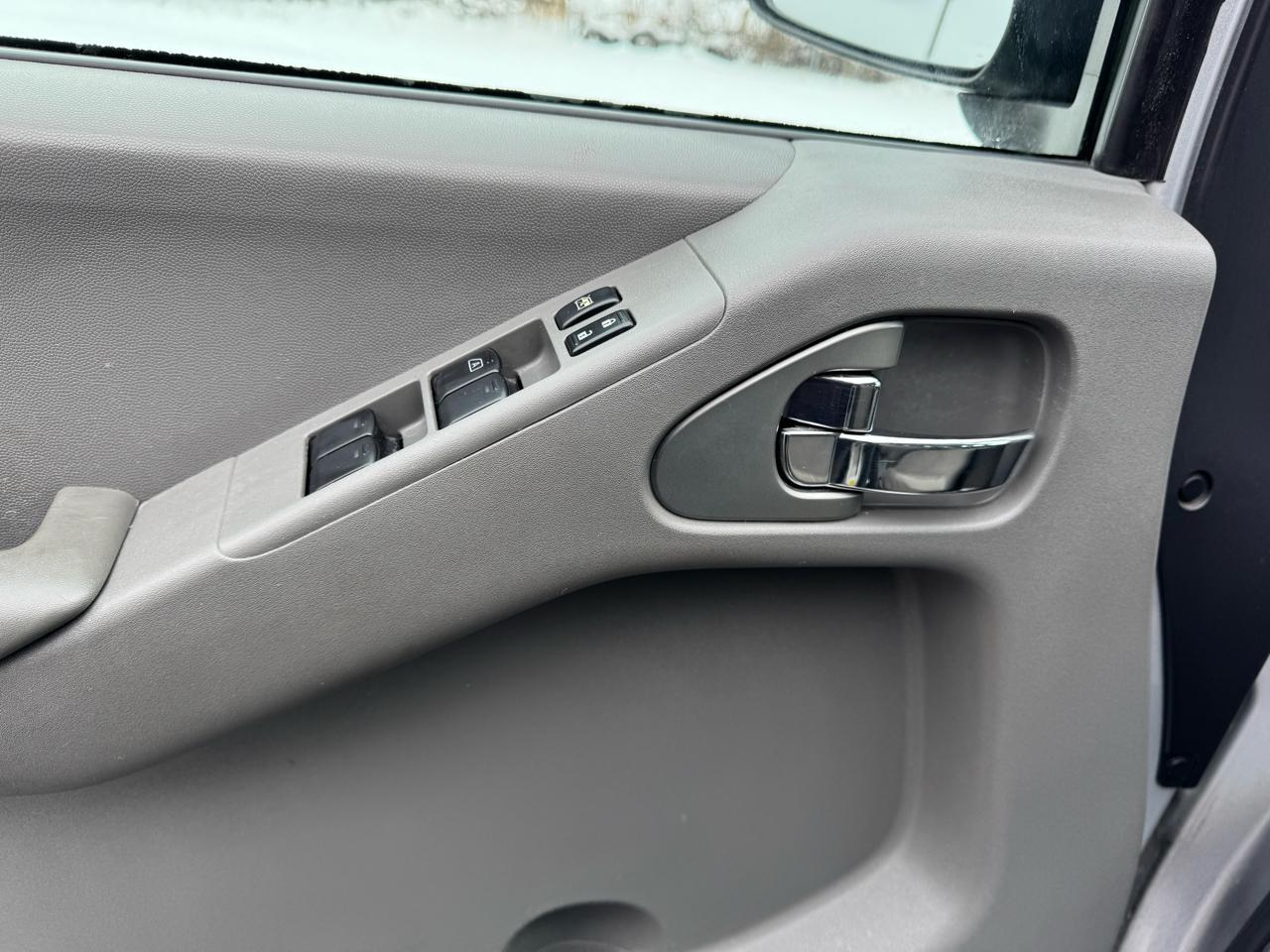 Nissan Frontier SE Crew Cab 4WD 2010