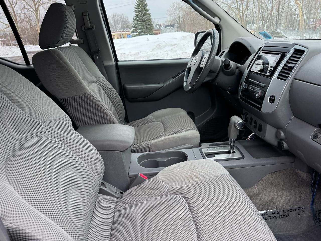 Nissan Frontier SE Crew Cab 4WD 2010