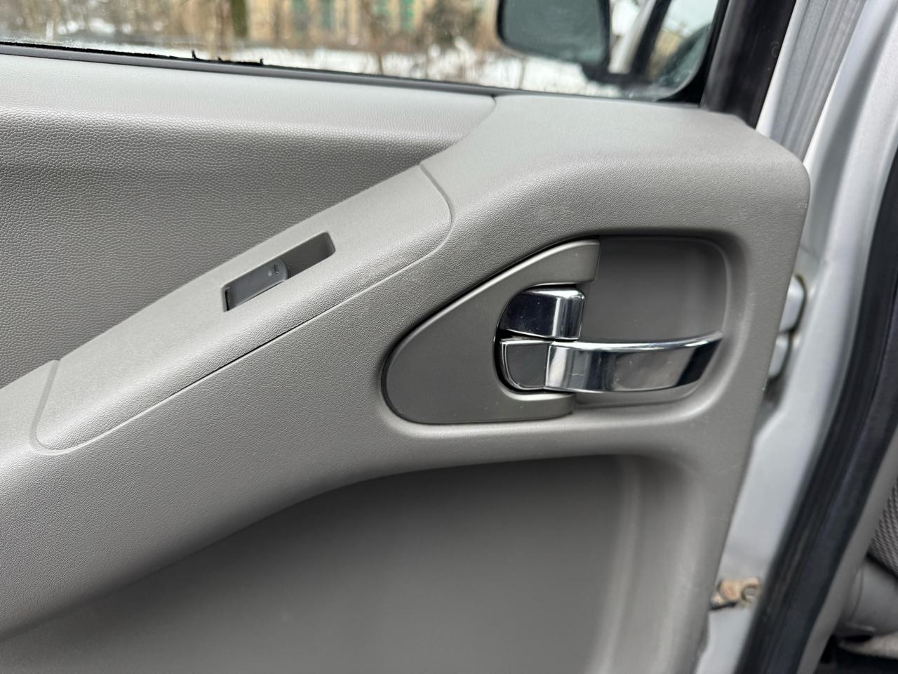 Nissan Frontier SE Crew Cab 4WD 2010