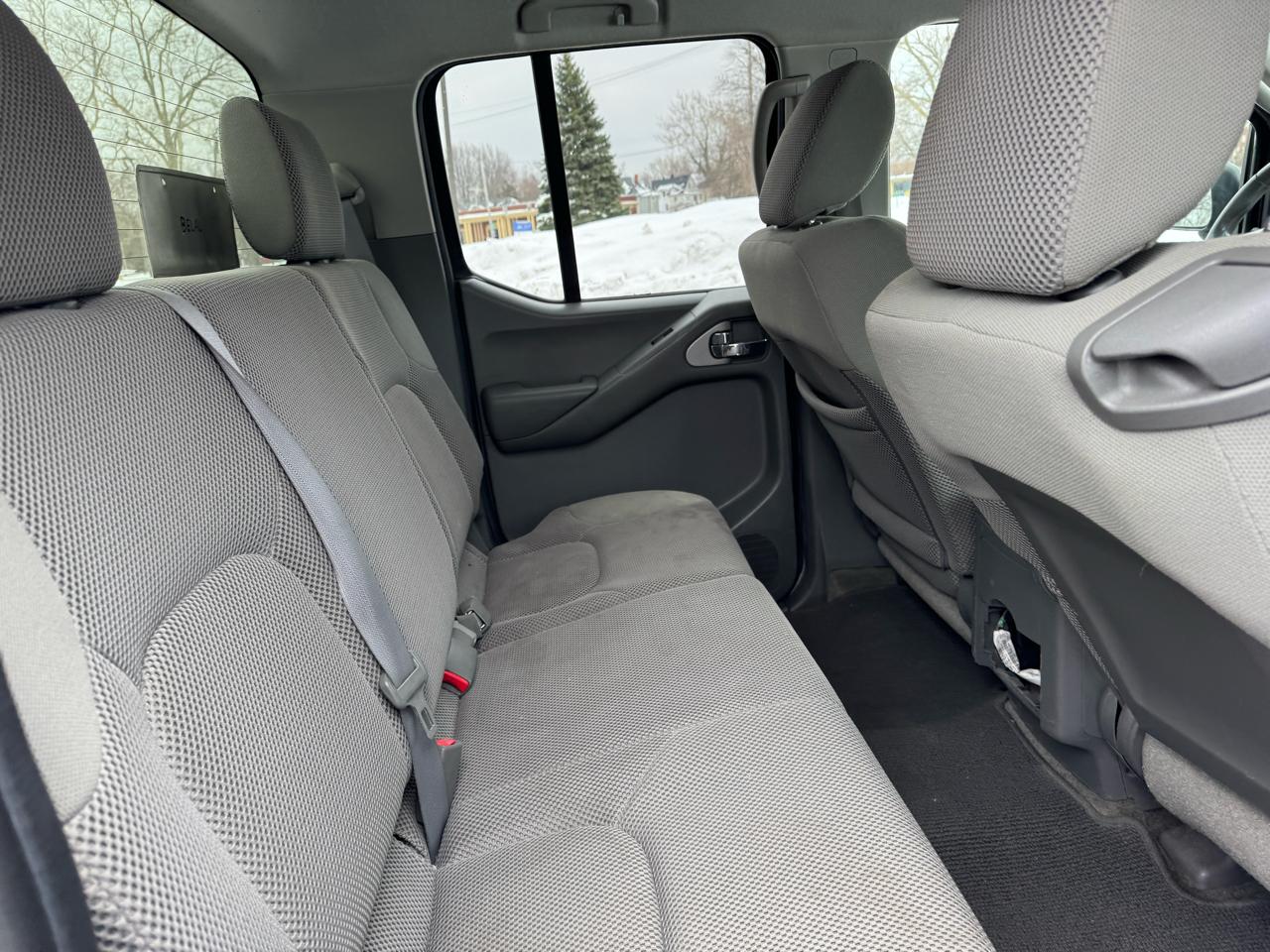 Nissan Frontier SE Crew Cab 4WD 2010