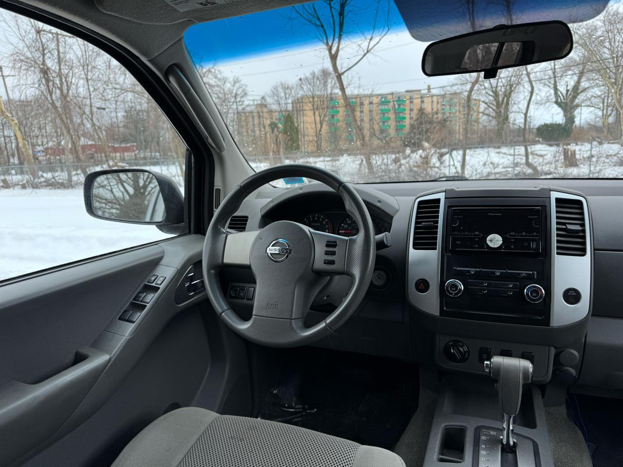 Nissan Frontier SE Crew Cab 4WD 2010