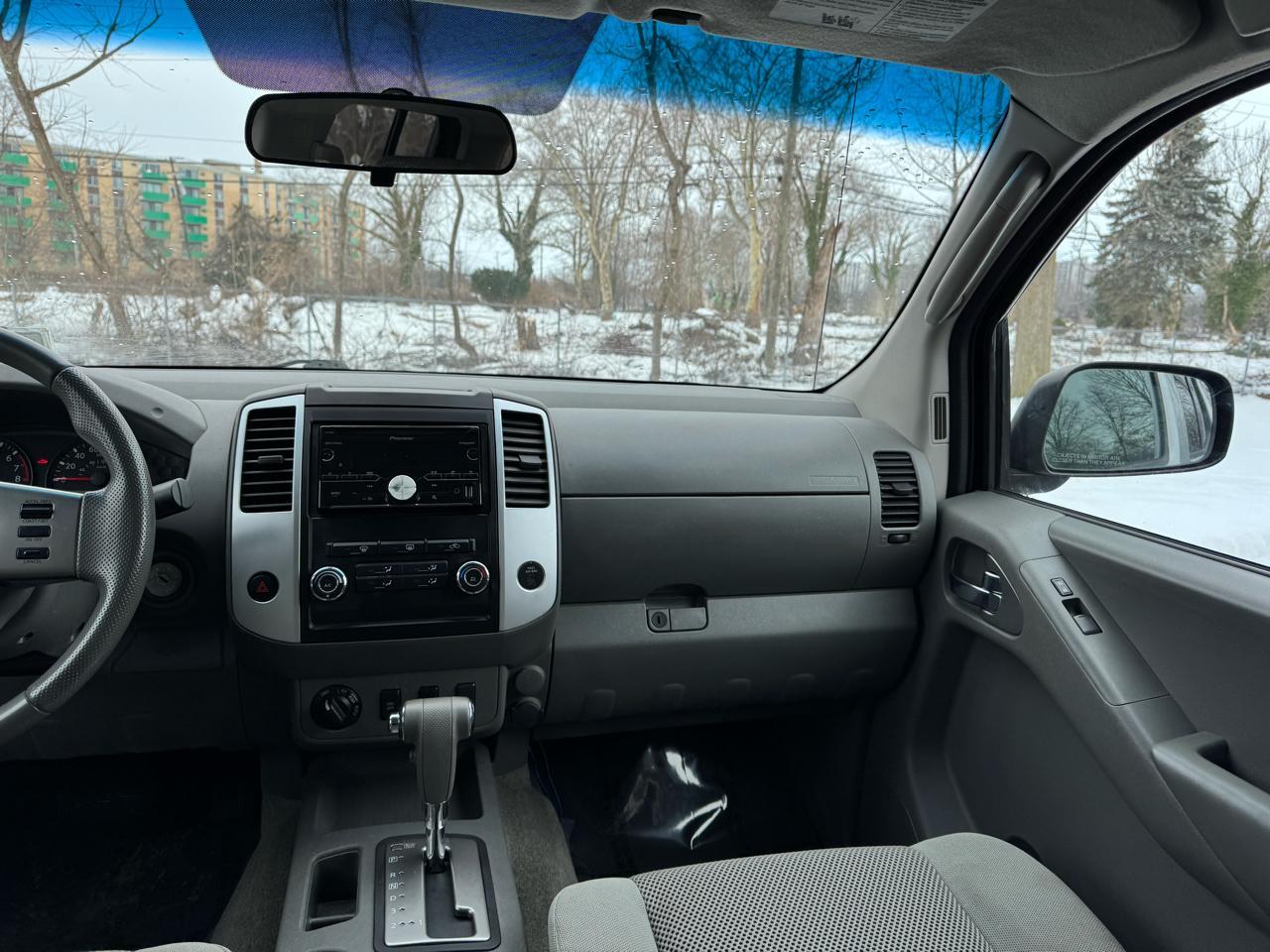 Nissan Frontier SE Crew Cab 4WD 2010