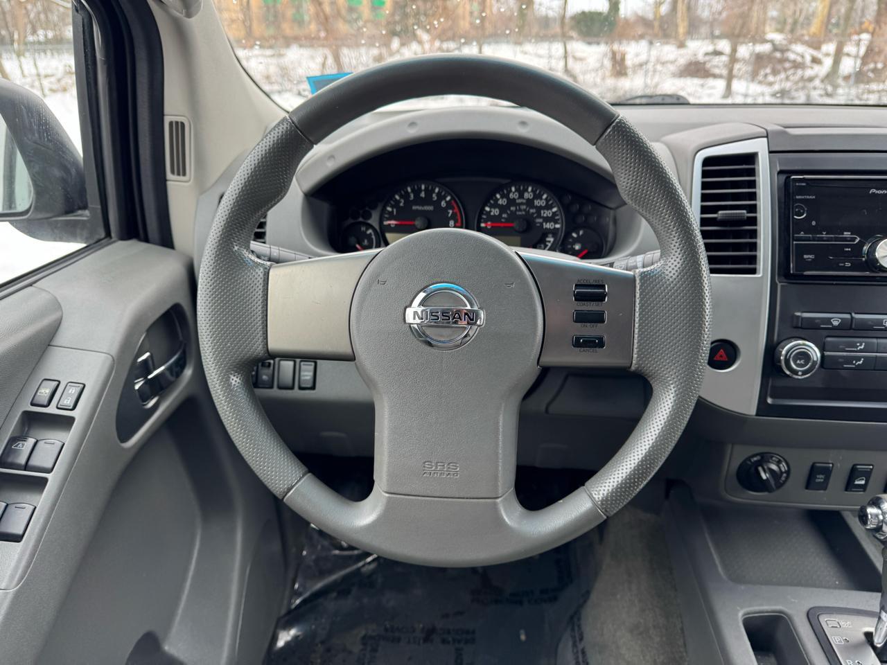 Nissan Frontier SE Crew Cab 4WD 2010