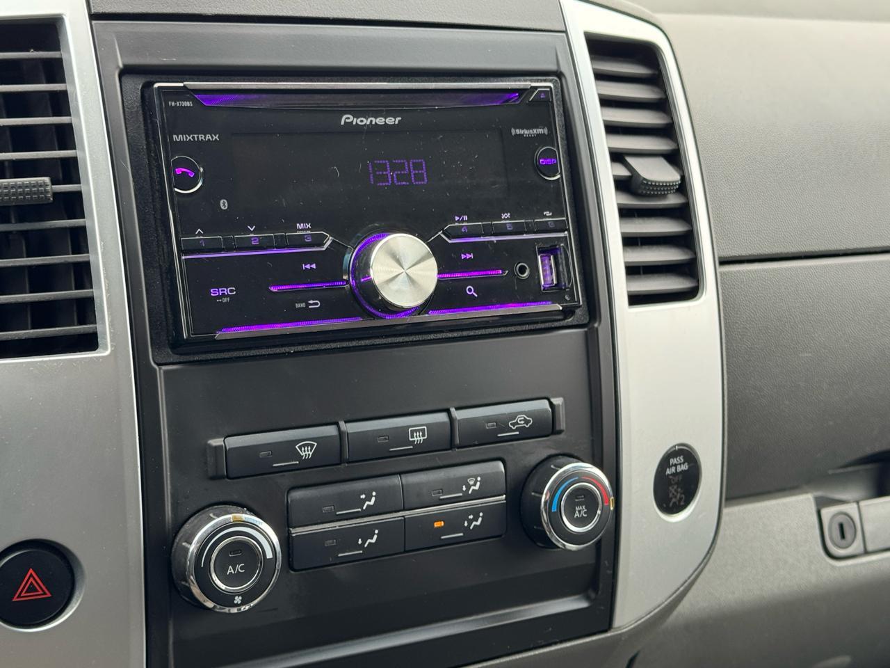 Nissan Frontier SE Crew Cab 4WD 2010