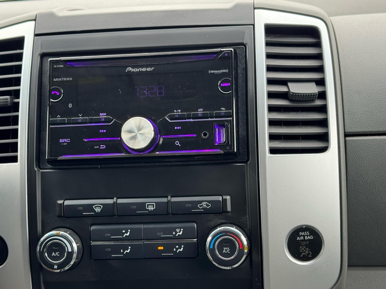 Nissan Frontier SE Crew Cab 4WD 2010