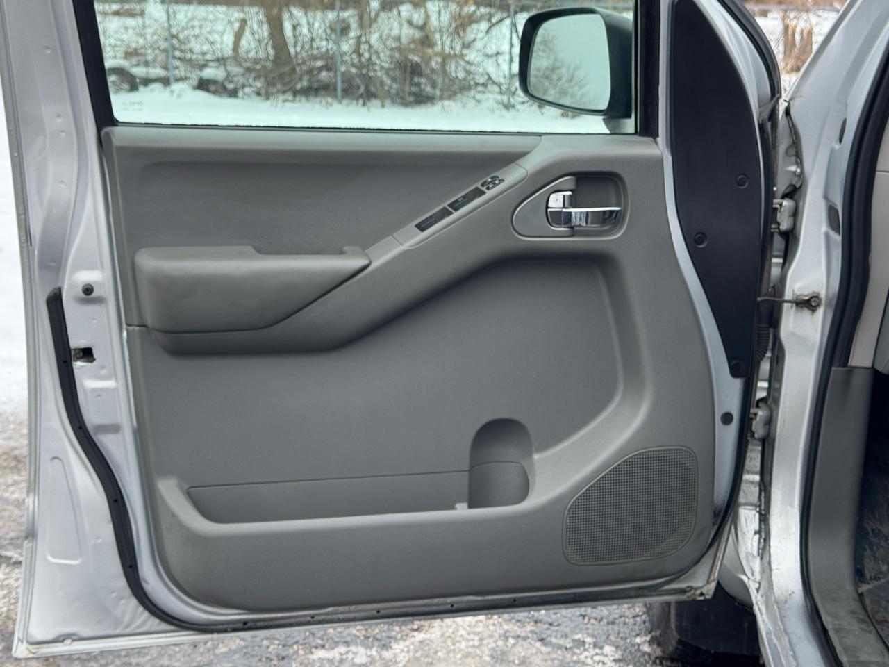 Nissan Frontier SE Crew Cab 4WD 2010