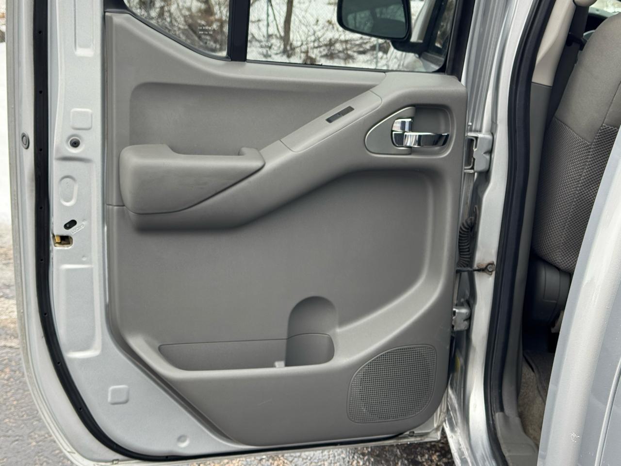 Nissan Frontier SE Crew Cab 4WD 2010