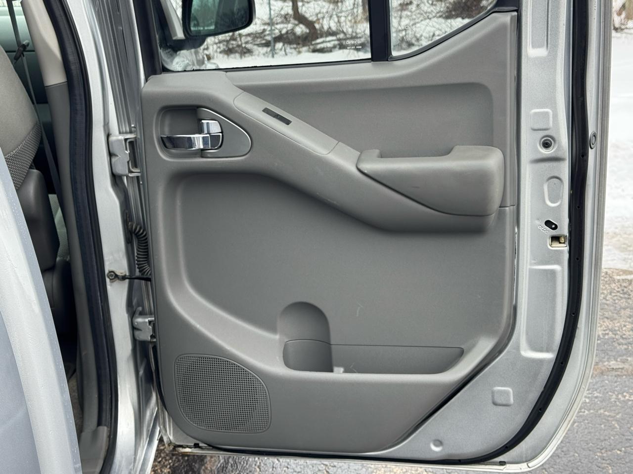 Nissan Frontier SE Crew Cab 4WD 2010