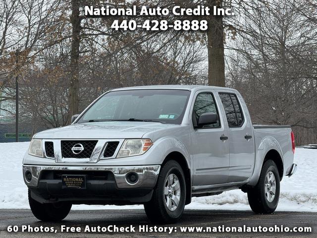 Silver 2010 Nissan Frontier SE Crew Cab 4WD Pickup Truck Four-Wheel Drive Automatic