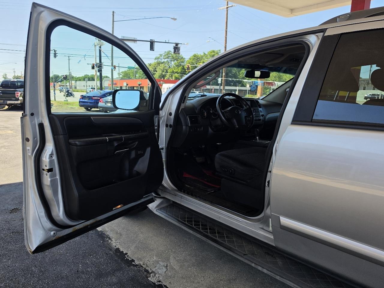 Nissan Armada SL 4WD 2012
