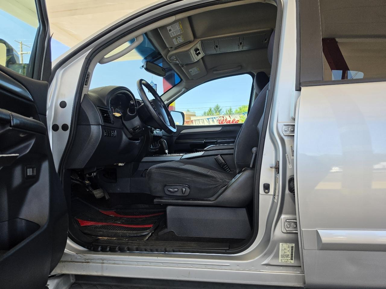 Nissan Armada SL 4WD 2012
