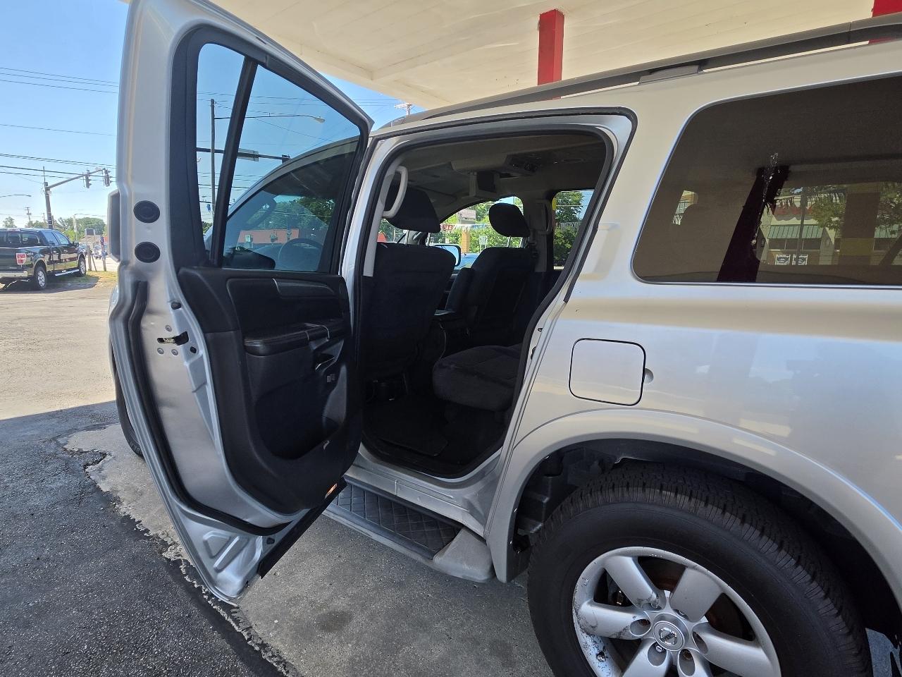 Nissan Armada SL 4WD 2012