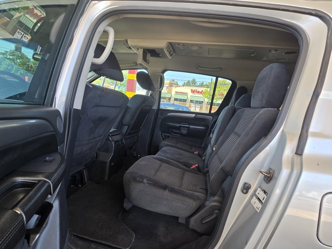 Nissan Armada SL 4WD 2012