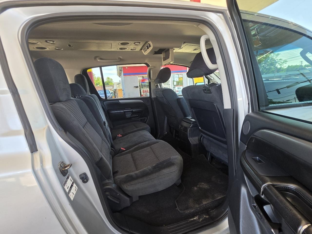Nissan Armada SL 4WD 2012