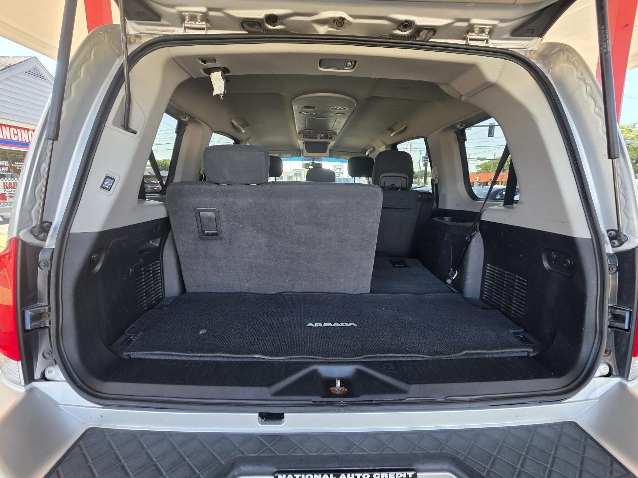 Nissan Armada SL 4WD 2012