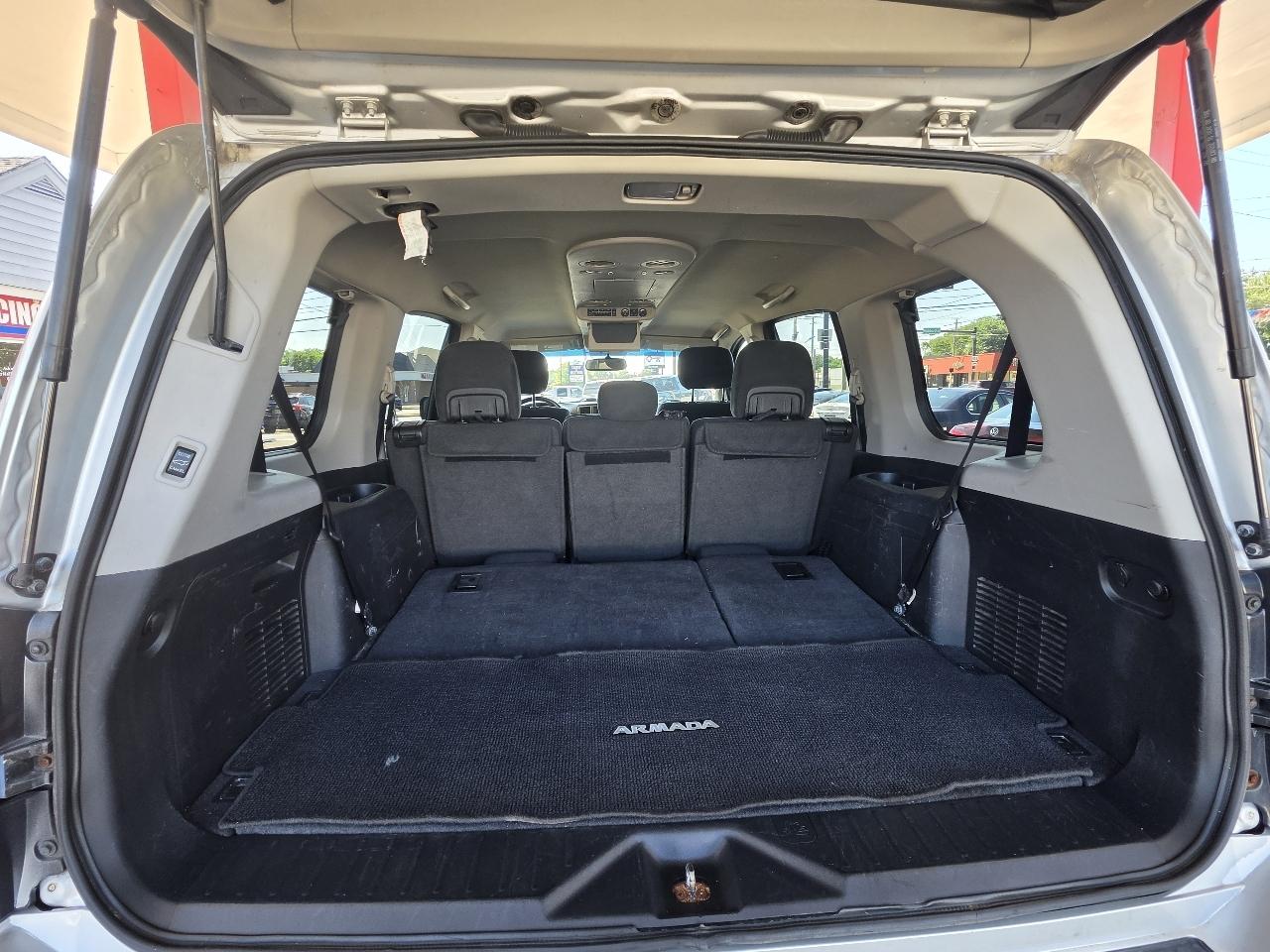 Nissan Armada SL 4WD 2012
