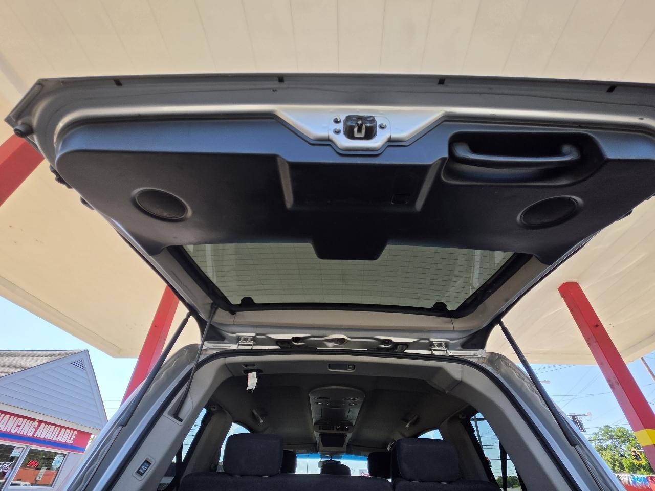 Nissan Armada SL 4WD 2012