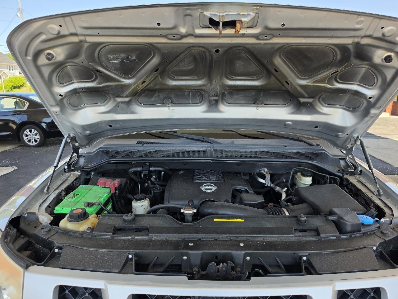 Nissan Armada SL 4WD 2012