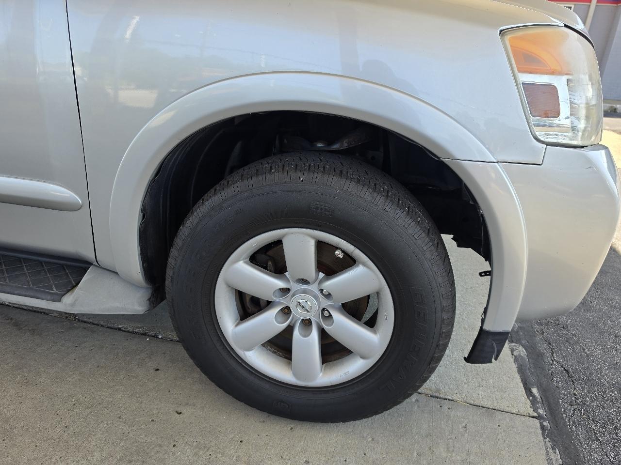 Nissan Armada SL 4WD 2012