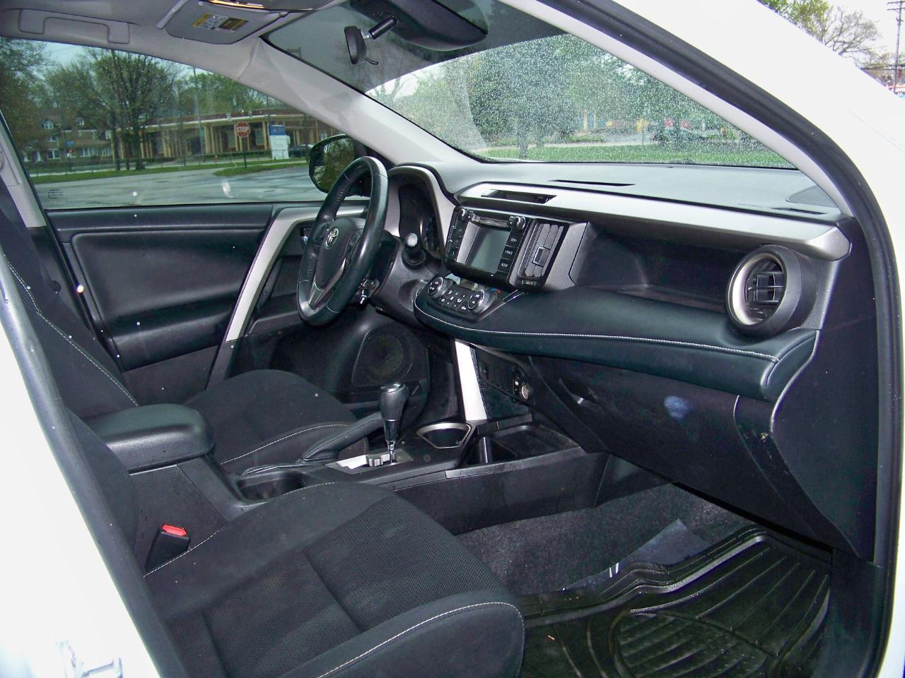 Toyota RAV4 XLE AWD 2018