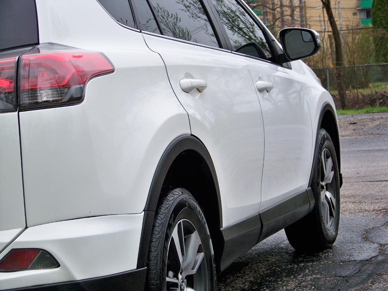 Toyota RAV4 XLE AWD 2018